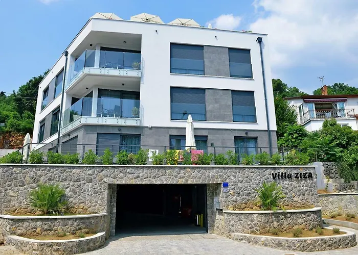 Apartments In Villa Ziza, Rooftop Swimming Pool