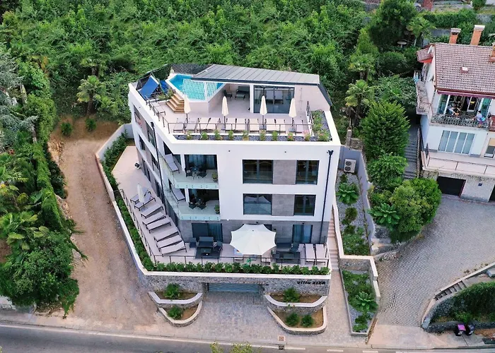 Apartments In Villa Ziza, Rooftop Swimming Pool