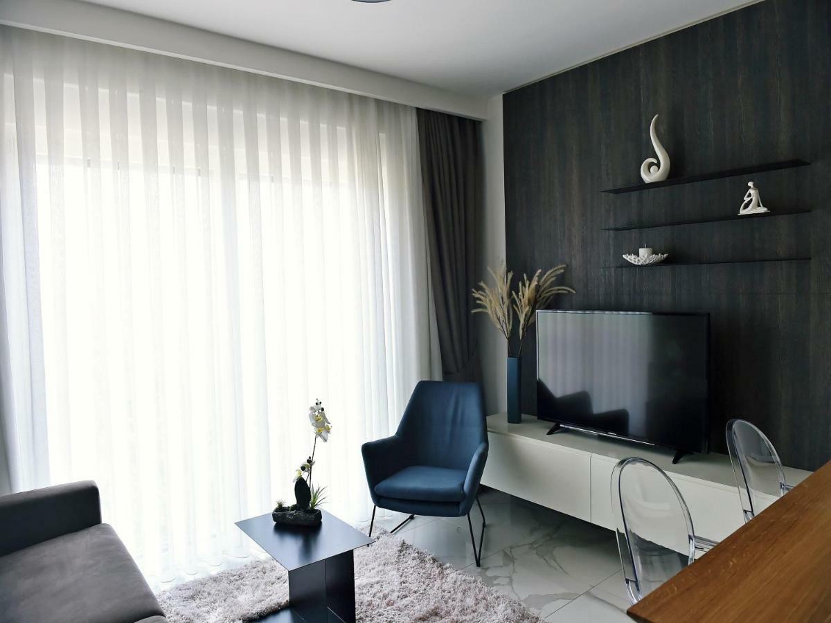 In Ziza, Rooftop Swimming Pool Apartment Opatija