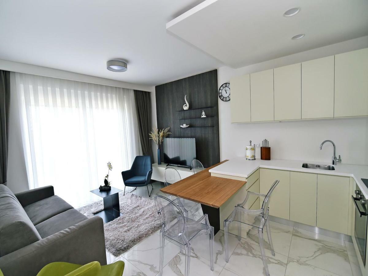 Apartment In Ziza, Rooftop Swimming Pool *