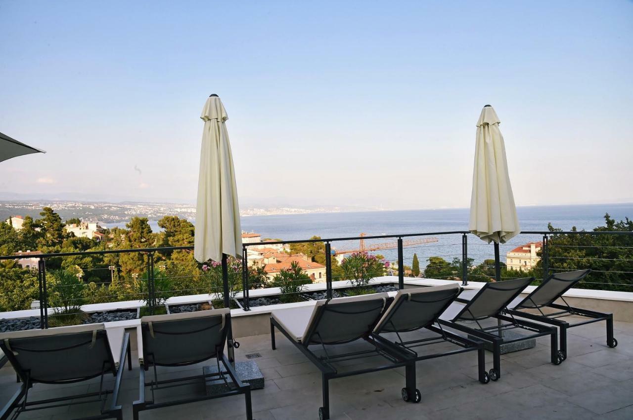 In Ziza, Rooftop Swimming Pool