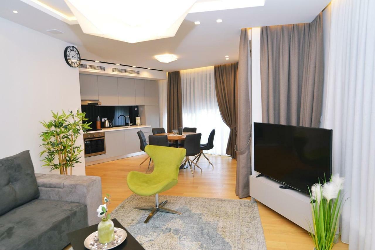 In Ziza, Rooftop Swimming Pool Apartment *