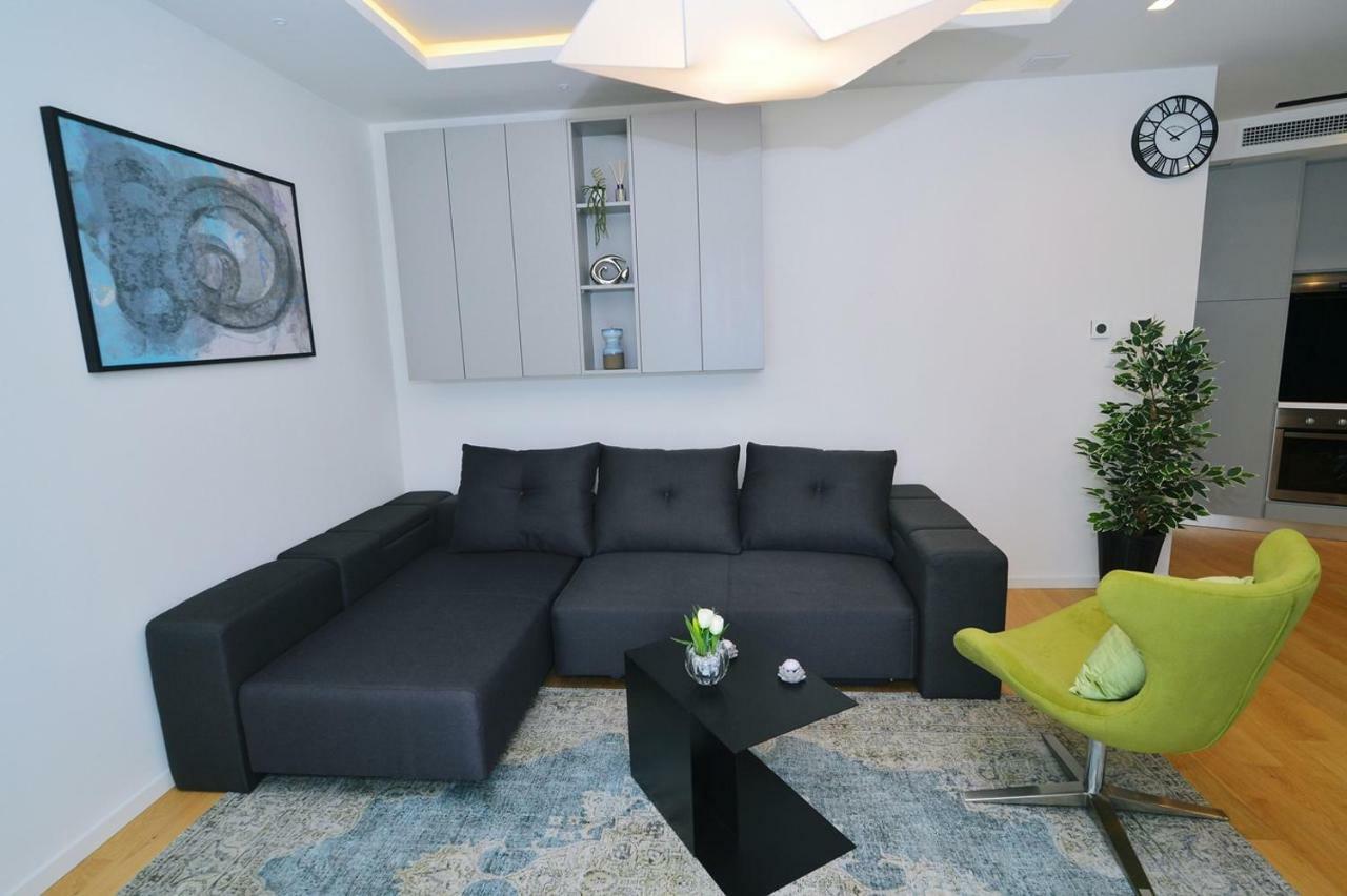 Apartment In Ziza, Rooftop Swimming Pool