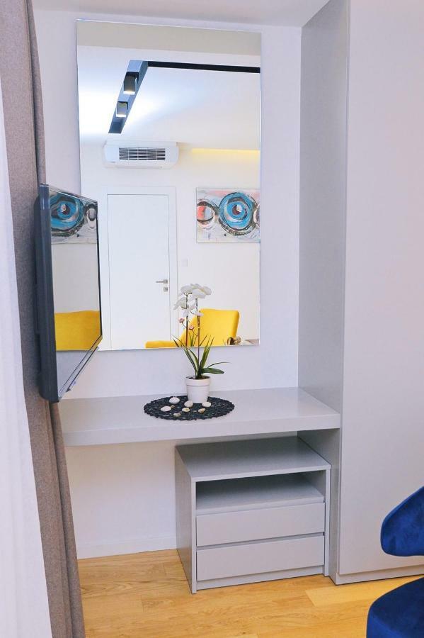 Apartment In Ziza, Rooftop Swimming Pool