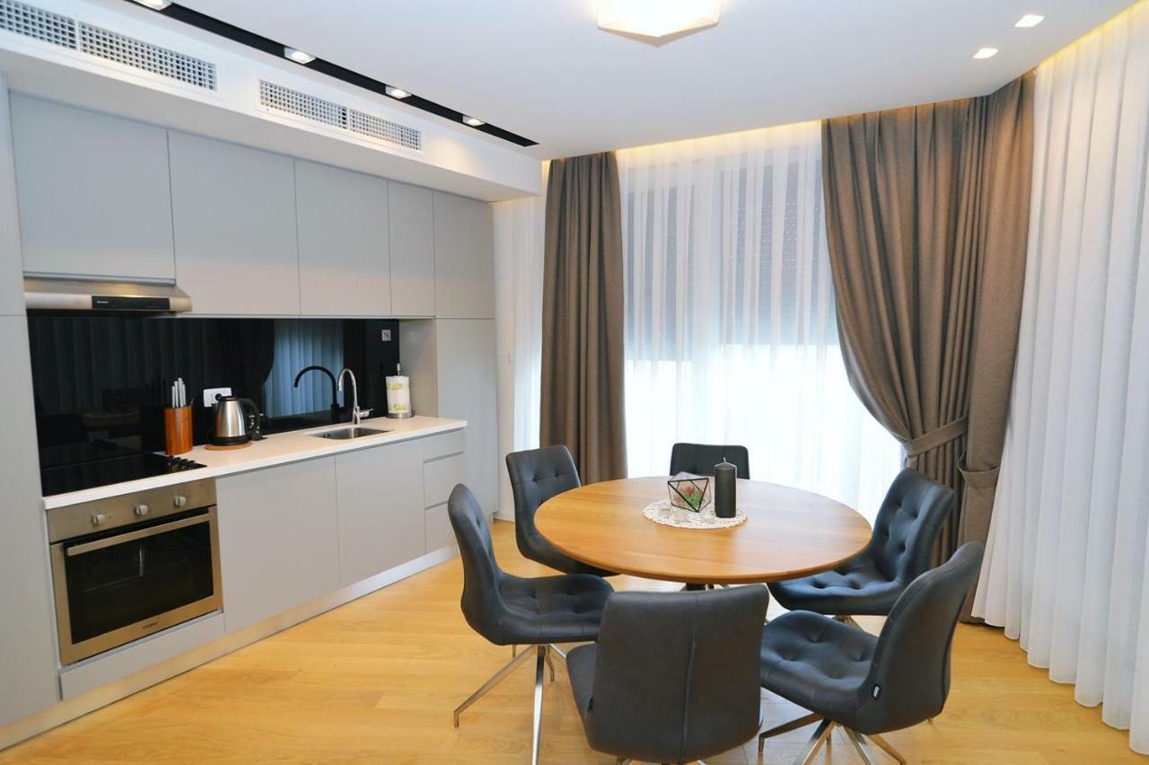 In Ziza, Rooftop Swimming Pool Apartman